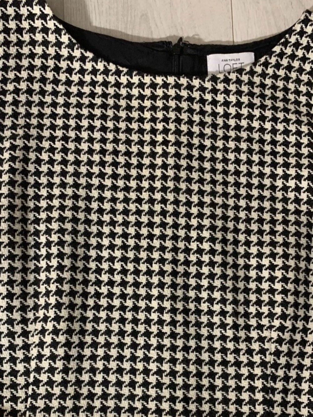 Ann Taylor Wool Blend White Black Houndstooth Belted
Lined Sheath Dress Size 10 - Picture 6 of 11